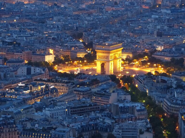 arc de triomphe, paris, france-514288.jpg